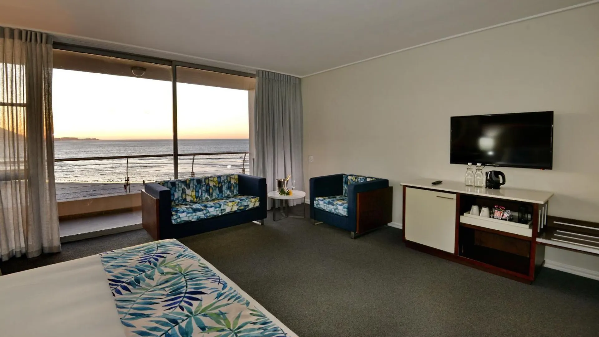 Lagoon Beach Hotel & Spa Cape Town