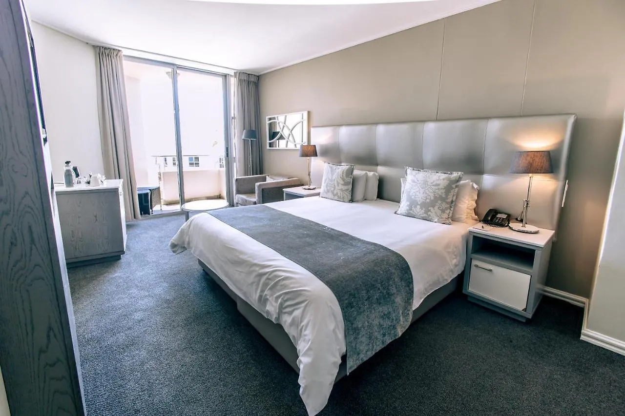 Lagoon Beach Hotel & Spa Cape Town 4*,