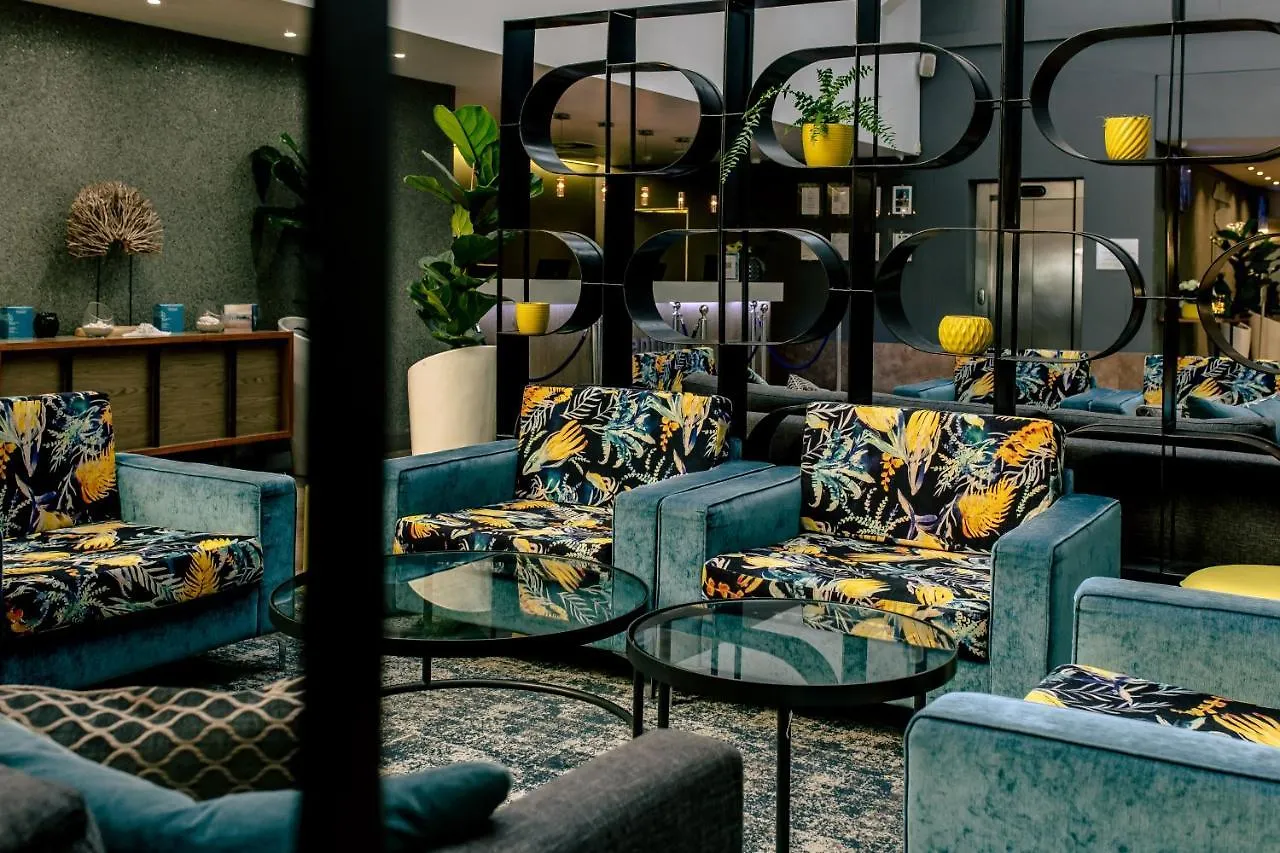 Lagoon Beach Hotel & Spa Cape Town