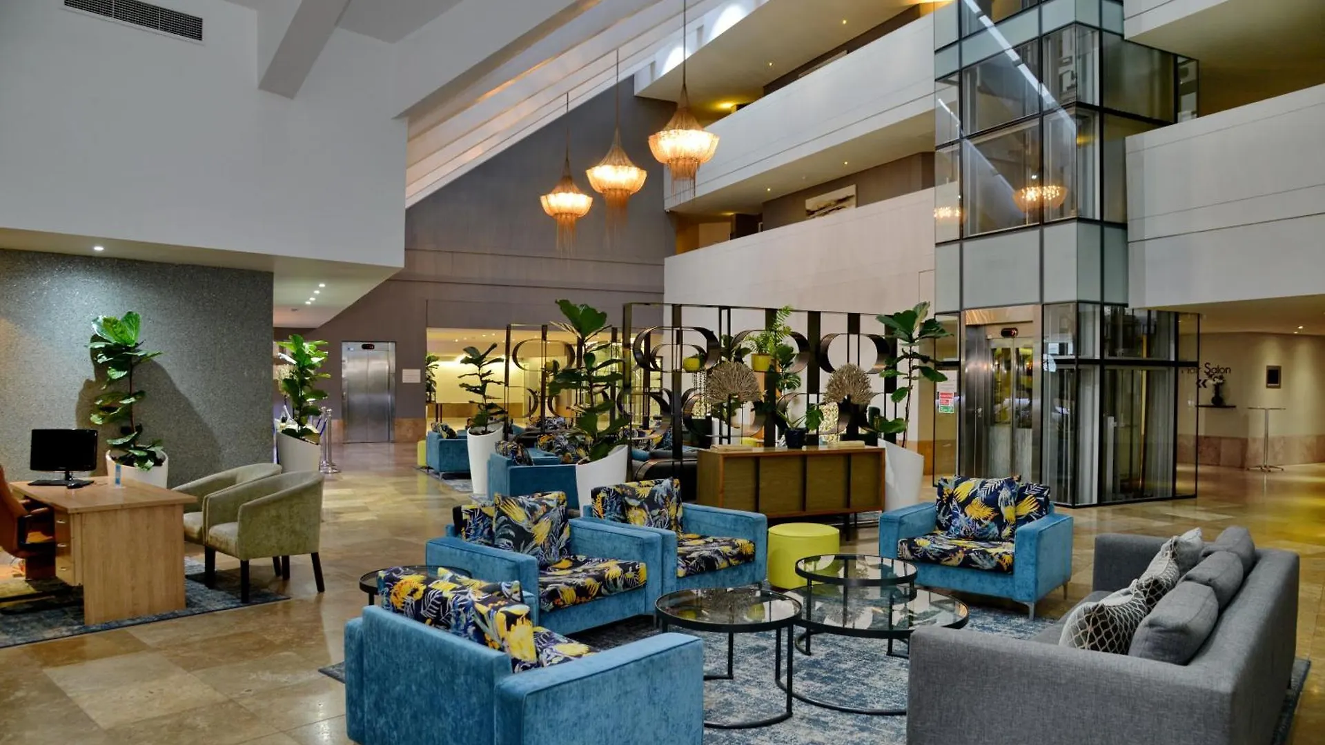 Lagoon Beach Hotel & Spa Cape Town