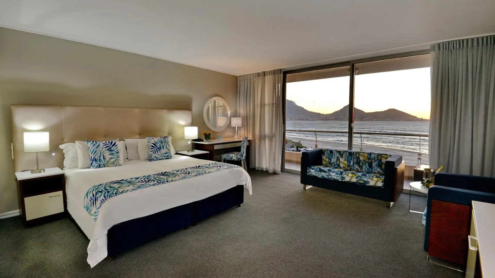 ****  Lagoon Beach Hotel & Spa Cape Town South Africa