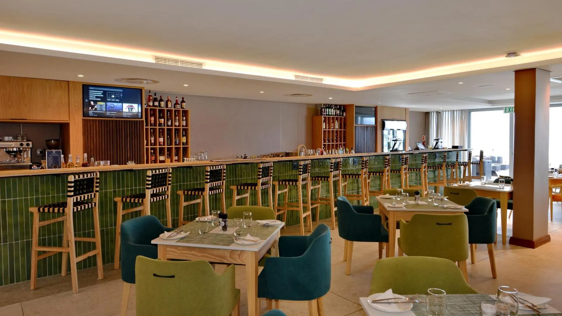 Lagoon Beach Hotel & Spa Cape Town