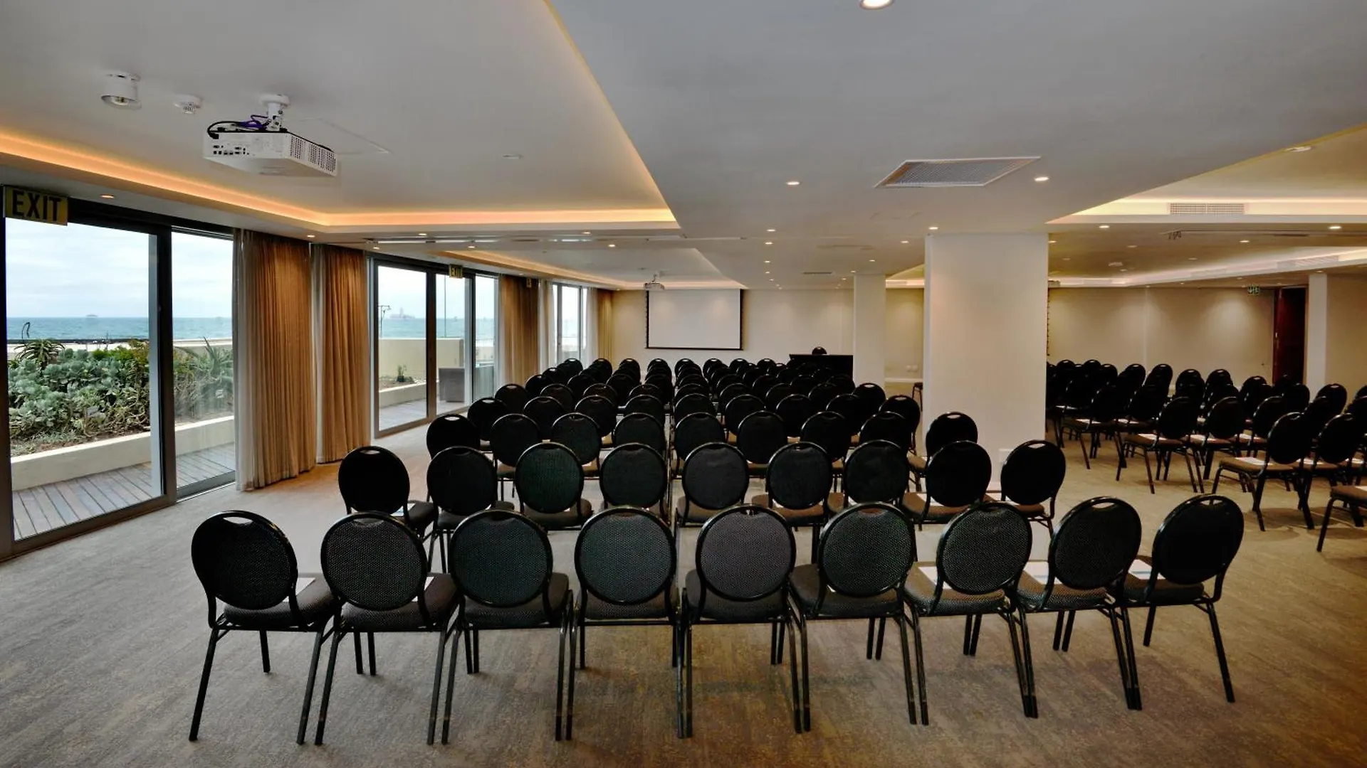 Lagoon Beach Hotel & Spa Cape Town